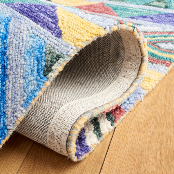 Safavieh Metro 251 Hand Tufted Pile Content: 100% Wool Rug Red / Blue Pile Content: 100% Wool MET251Q-5