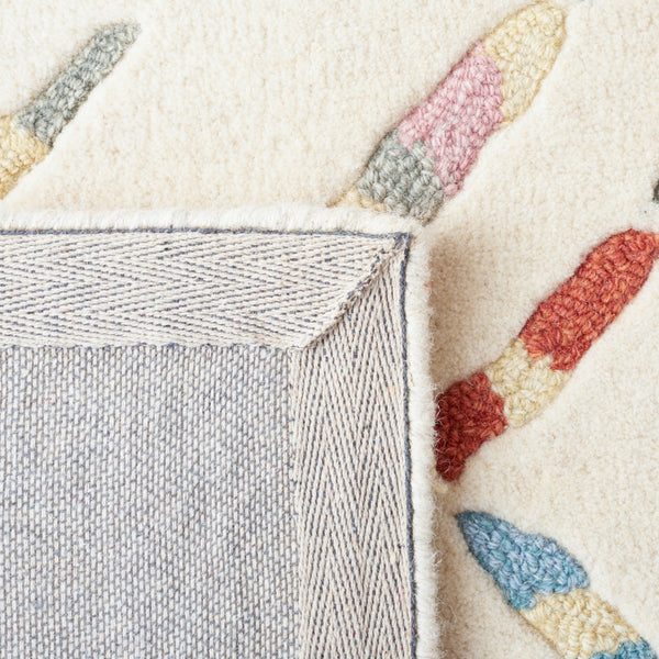 Safavieh Metro 252 Hand Tufted Pile Content: 100% Wool Rug Ivory / Blue Pile Content: 100% Wool MET252A-5