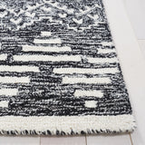 Safavieh Metro 253 Hand Tufted 100% Wool Pile Rug Black / Ivory 100% Wool Pile MET253Z-5