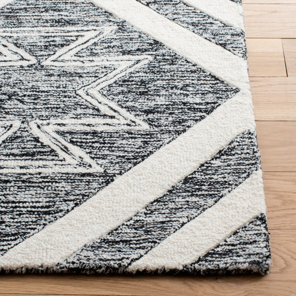 Safavieh Metro 254 Hand Tufted 100% Wool Pile Rug Ivory / Black 100% Wool Pile MET254A-5