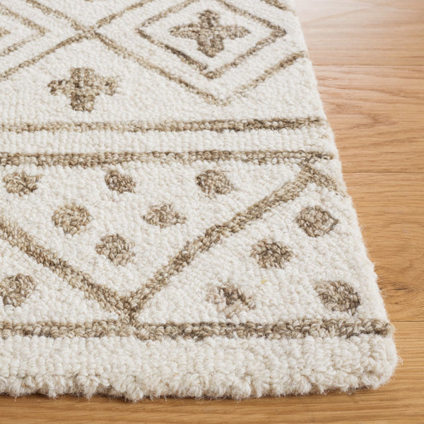 Safavieh Metro 353 Hand Tufted 80% Wool/10% Cotton/and 10% Latex Rug MET353W-6SQ