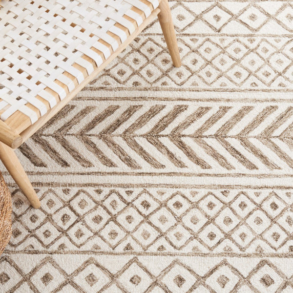 Safavieh Metro 353 Hand Tufted 80% Wool/10% Cotton/and 10% Latex Rug MET353W-6SQ