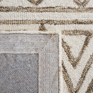 Safavieh Metro 353 Hand Tufted 80% Wool/10% Cotton/and 10% Latex Rug MET353W-6SQ