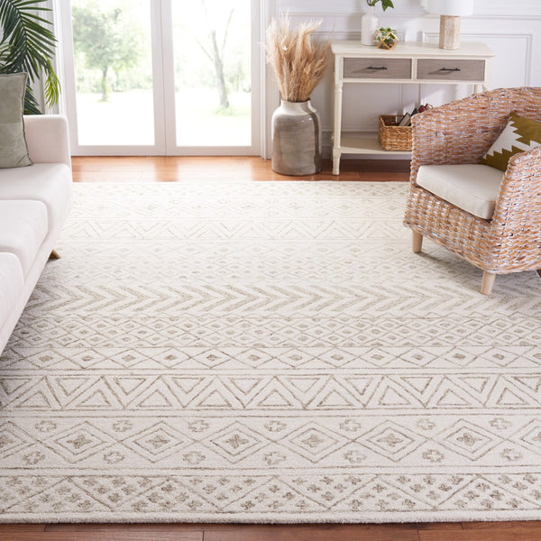 Safavieh Metro 353 Hand Tufted 80% Wool/10% Cotton/and 10% Latex Rug MET353W-8
