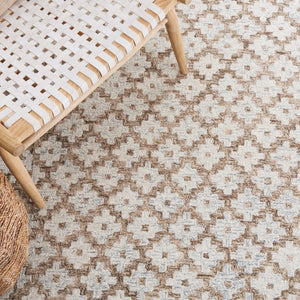 Safavieh Metro 357 Hand Tufted 80% Wool/10% Cotton/and 10% Latex Rug MET357W-6SQ