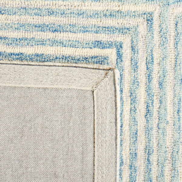 Safavieh Metro 454 Hand Tufted Wool and Cotton with Latex Contemporary Rug MET454L-6SQ