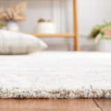 Safavieh Metro 881 Hand Tufted 80% Wool and 20% Cotton Rug MET881B-8