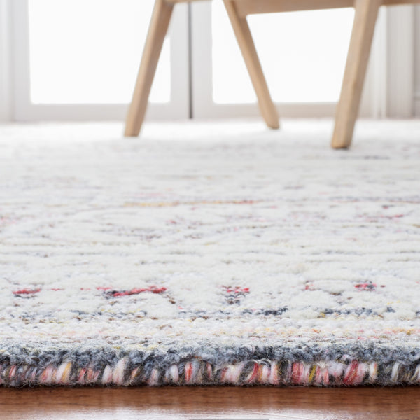 Safavieh Metro 910 Hand Tufted 50% Polyproplyne & 50% Wool Rug Red / Ivory 50% polyproplyne & 50% Wool MET910Q-5