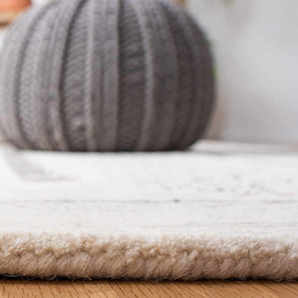 Safavieh Metro 991 Hand Tufted 60% Pet Yarn, 40% Wool Rug Red / Ivory 60% Pet yarn, 40% Wool MET991Q-6