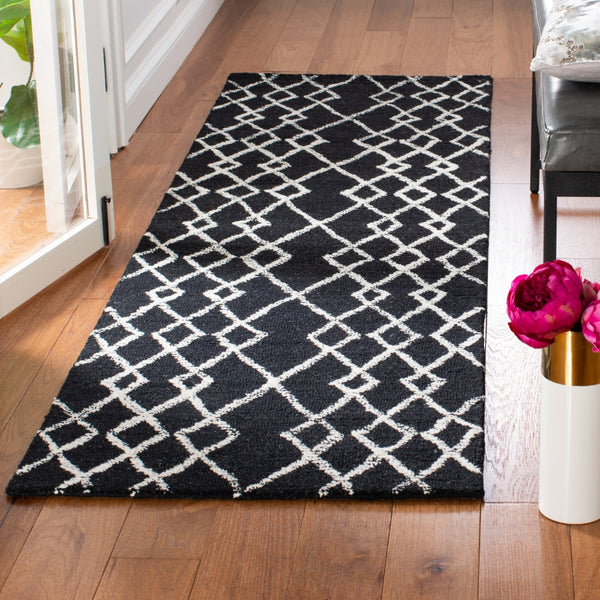 Safavieh Metro 994 Hand Tufted 100% Fine Indian Wool Pile Rug Black / Ivory 100% Fine Indian Wool Pile MET994Z-28