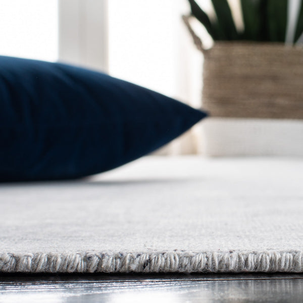 Mirage 176 Contemporary Hand Loom 75% Viscose, 5% Wool, 20% Cotton Rug Ivory / Silver