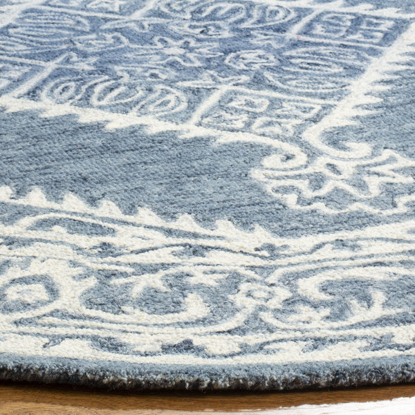 Safavieh Micro-Loop 605 Hand Tufted 80% Wool and 20% Cotton Rug MLP605M-57