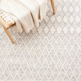 Safavieh Marbella 175 Hand Loomed Wool and Cotton Rug MRB175A-8