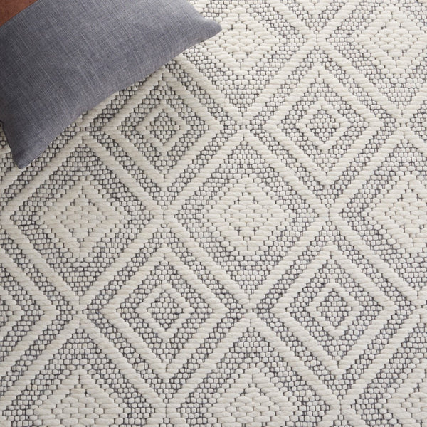 Safavieh Marbella 176 Hand Loomed Wool and Cotton Rug MRB176A-8