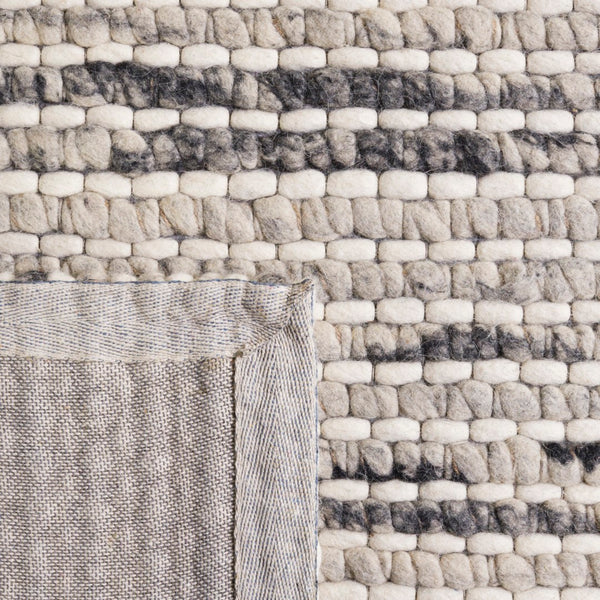 Safavieh Marbella 205 Hand Woven WOOL Braided Rug MRB205Z-8