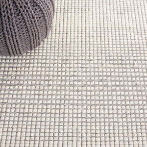 Safavieh Marbella 208 Hand Woven Wool with cotton cloth backing Contemporary Rug MRB208F-8