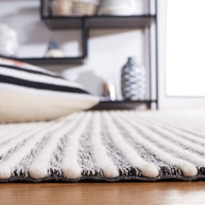 Safavieh Marbella 208 Hand Woven Wool with cotton cloth backing Contemporary Rug MRB208Z-8