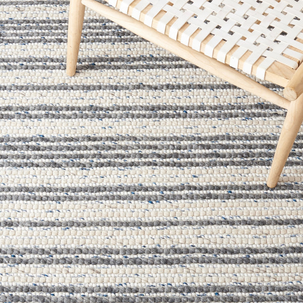 Safavieh Marbella 305 Hand Woven 50% Polyproplyne & 50% Wool Rug Ivory / Grey MRB305A-5