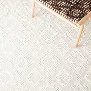 Safavieh Marbella 306 Hand Woven 100% Wool Pile Rug Ivory MRB306A-5