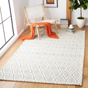 Safavieh Marbella 308 Hand Woven 100% Wool Pile Rug Dark Grey / Ivory MRB308G-5