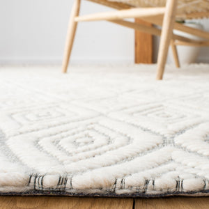 Safavieh Marbella 308 Hand Woven 100% Wool Pile Rug Light Blue / Ivory MRB308L-5