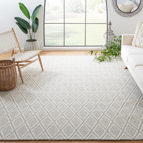 Safavieh Marbella 308 Hand Woven 100% Wool Pile Rug Light Blue / Ivory MRB308L-8