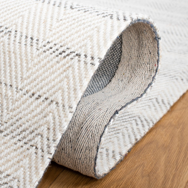 Safavieh Marbella 313  Hand Woven 60% Viscose, 40% Wool Rug MRB313F-8