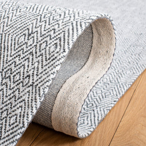 Safavieh Marbella 316  Hand Woven 50% Polypropylene, 50% Wool Rug MRB316H-8