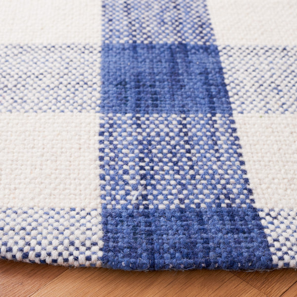 Safavieh Marbella 317  Hand Woven 100% Wool Rug MRB317N-8