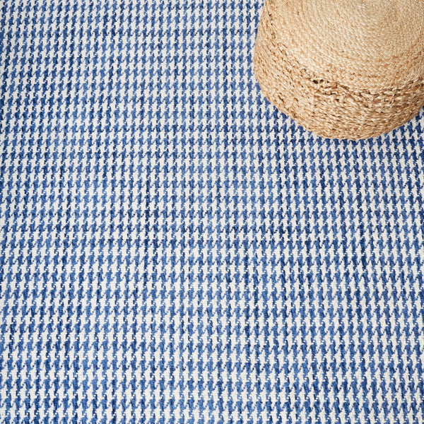 Safavieh Marbella 319  Hand Woven 100% Wool Rug MRB319N-8