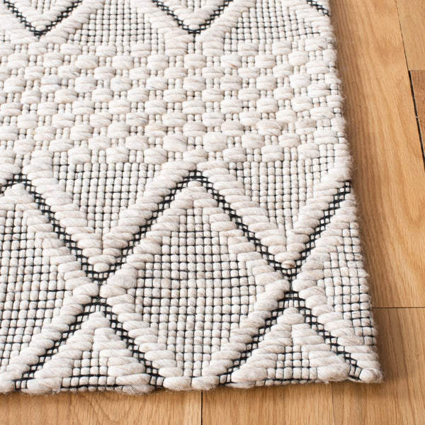 Safavieh Marbella 320 Hand Woven Wool and Cotton with Latex Rug MRB320G-8