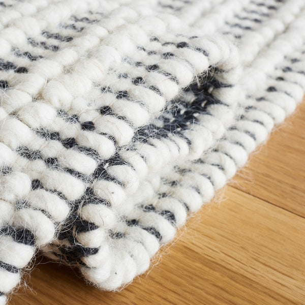 Safavieh Marbella 475 Flat Weave 80% Wool and 20% Cotton Rug MRB475A-6