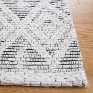 Safavieh Marbella 855 Hand Loomed 80% Wool/15% Cotton/and 5% Polyester Rug MRB855Z-6SQ