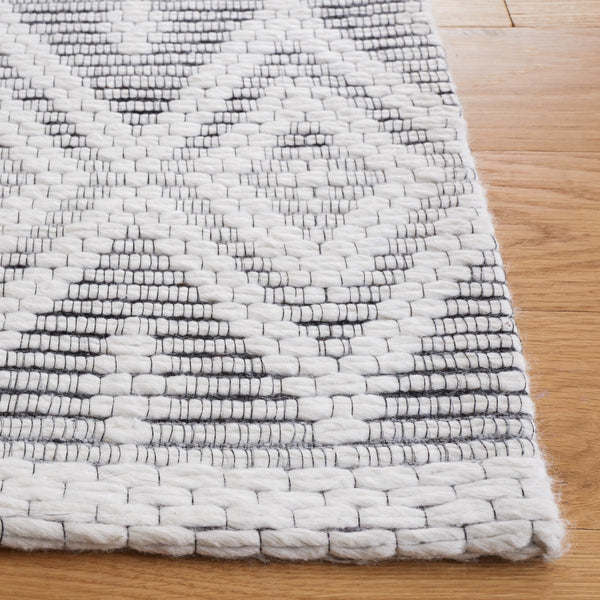 Safavieh Marbella 855 Hand Loomed 80% Wool/15% Cotton/and 5% Polyester Rug MRB855Z-6SQ