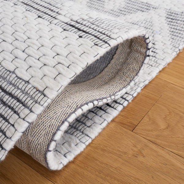 Safavieh Marbella 855 Hand Loomed 80% Wool/15% Cotton/and 5% Polyester Rug MRB855Z-6SQ