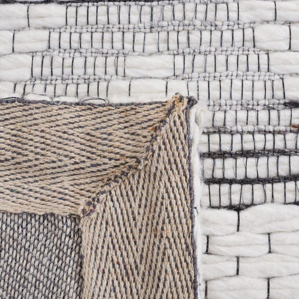 Safavieh Marbella 855 Hand Loomed 80% Wool/15% Cotton/and 5% Polyester Rug MRB855Z-6SQ