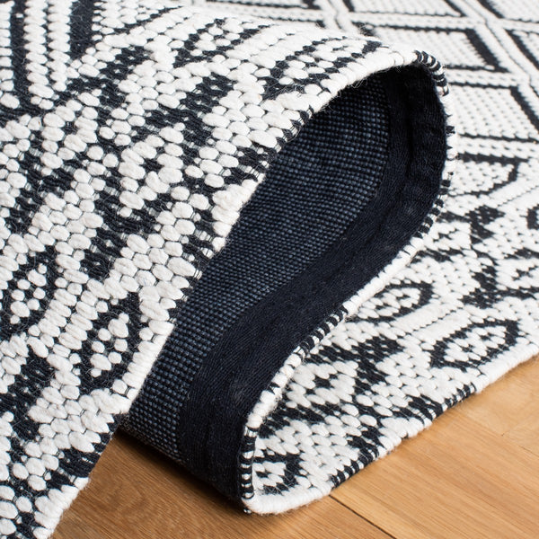 Safavieh Marbella 951 Hand Woven 70% Wool/30% Cotton Rug MRB951Z-8