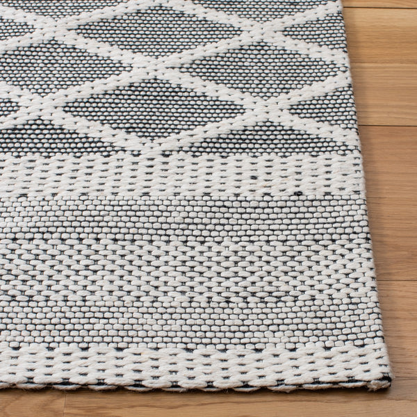 Safavieh Marbella 952 Hand Woven 70% Wool/30% Cotton Rug MRB952Z-8