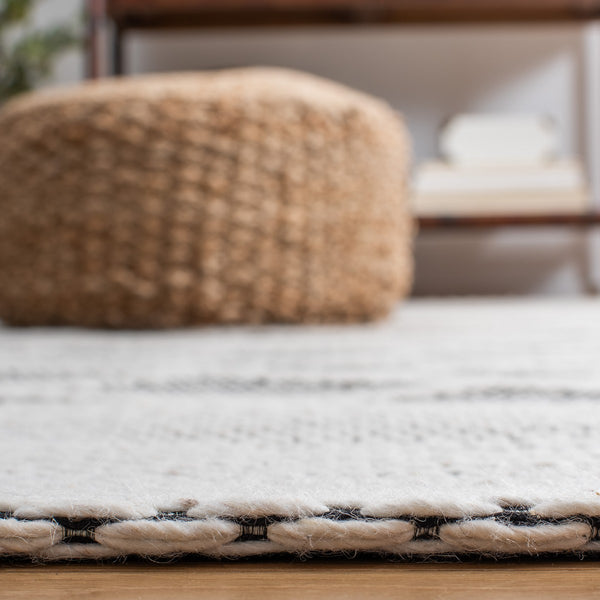 Safavieh Marbella 952 Hand Woven 70% Wool/30% Cotton Rug MRB952Z-8