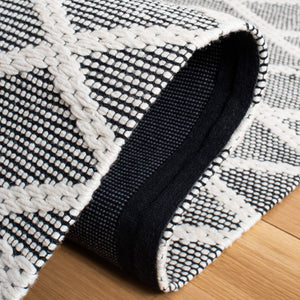 Safavieh Marbella 952 Hand Woven 70% Wool/30% Cotton Rug MRB952Z-8