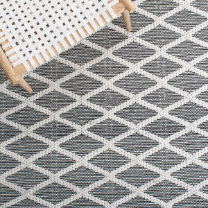 Safavieh Marbella 952 Hand Woven 70% Wool/30% Cotton Rug MRB952Z-8