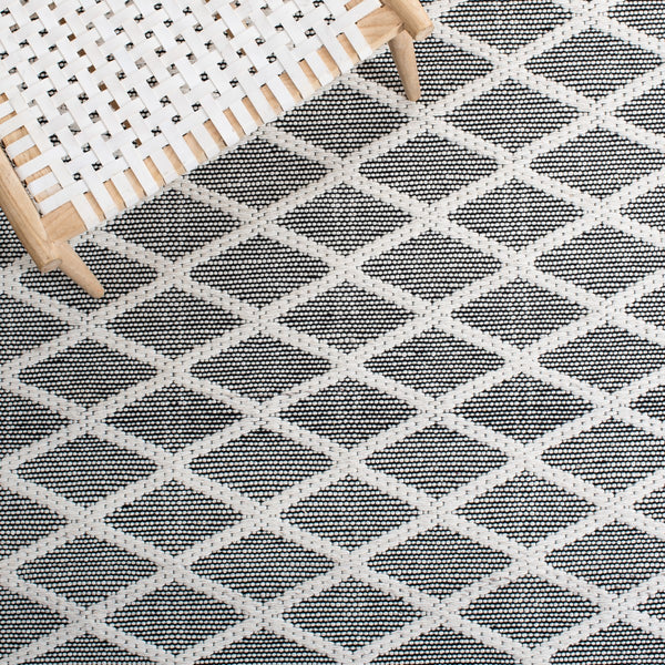 Safavieh Marbella 952 Hand Woven 70% Wool/30% Cotton Rug MRB952Z-8