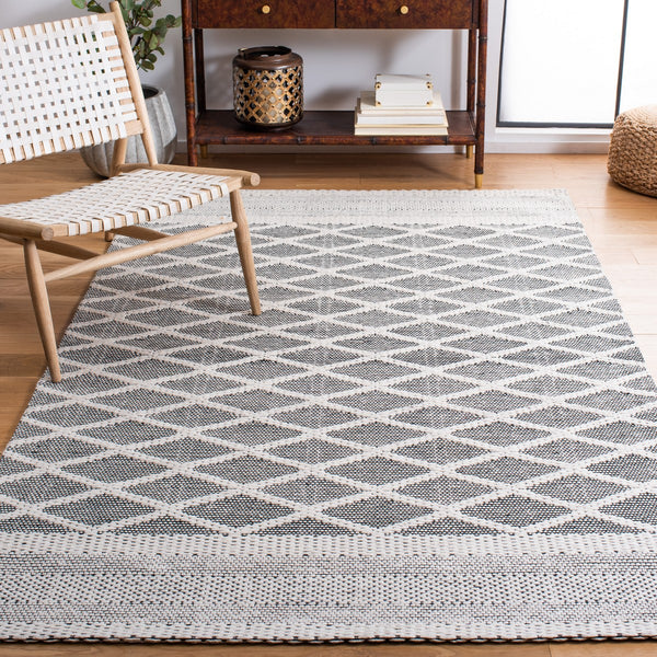 Safavieh Marbella 952 Hand Woven 70% Wool/30% Cotton Rug MRB952Z-8