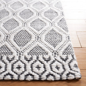 Safavieh Marbella 976 Hand Loomed 90% Polyester and 10% Cotton with Latex Bohemian Rug MRB976Z-8
