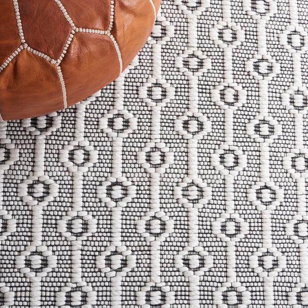 Safavieh Marbella 977 Hand Loomed 90% Polyester and 10% Cotton with Latex Bohemian Rug MRB977Z-8