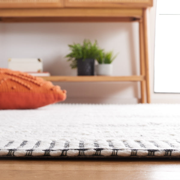 Safavieh Marbella 979 Hand Loomed 90% Polyester and 10% Cotton with Latex Bohemian Rug MRB979Z-8