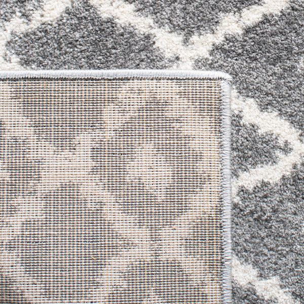 Mercer 400 Mercer 414 Bohemian Power Loomed Polypropylene Pile Rug Grey / Cream