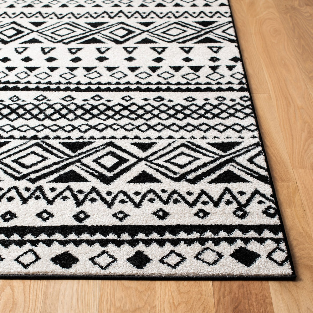 Mercer 400 Mre415 Bohemian Power Loomed Polypropylene Pile Rug Ivory / Charcoal