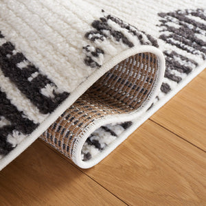 Safavieh Moroccan Tassel 103 Power Loomed 100% Polypropylene Rug MRT103A-9