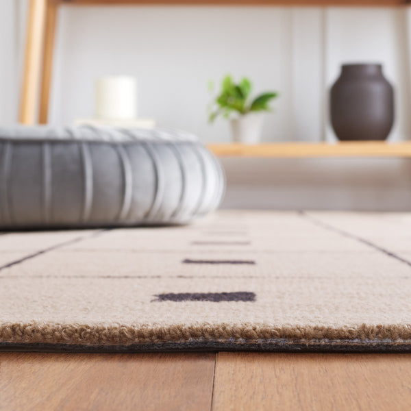 Safavieh Msr3361 Micro Loop Geometric Hand Tufted Rug Beige / Black MSR3361Z-8